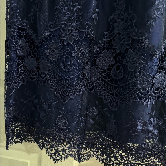 Dress - Picture 8 of 9